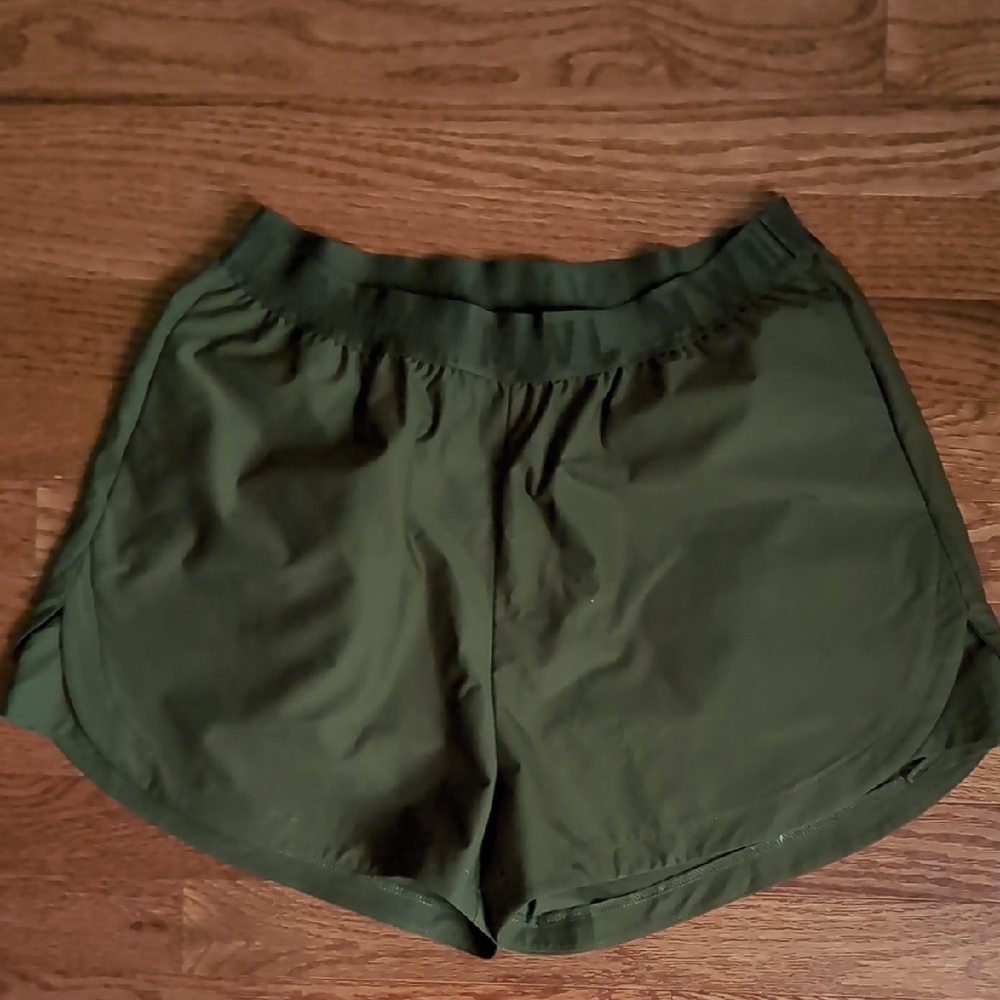 Madewell Green Athletic Shorts Lightweight‎ Breathable Design